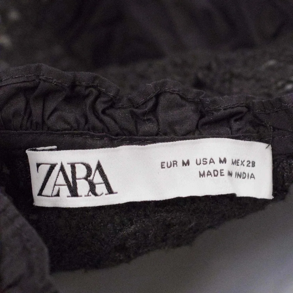 ZARA Crochet Open Knit Lace Ruffle Sleeve Crop Top Festival Romantic Black Sz M